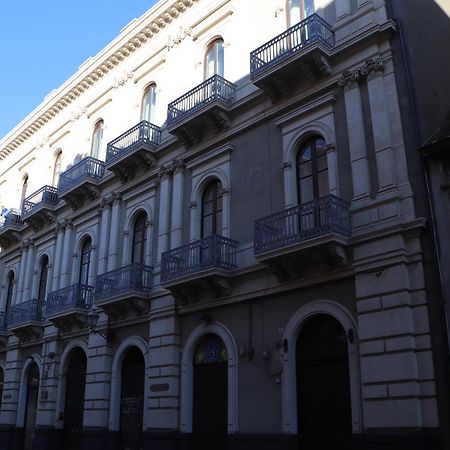 Domus Iole Appartamento Nel Centro Storico كاتانيا المظهر الخارجي الصورة