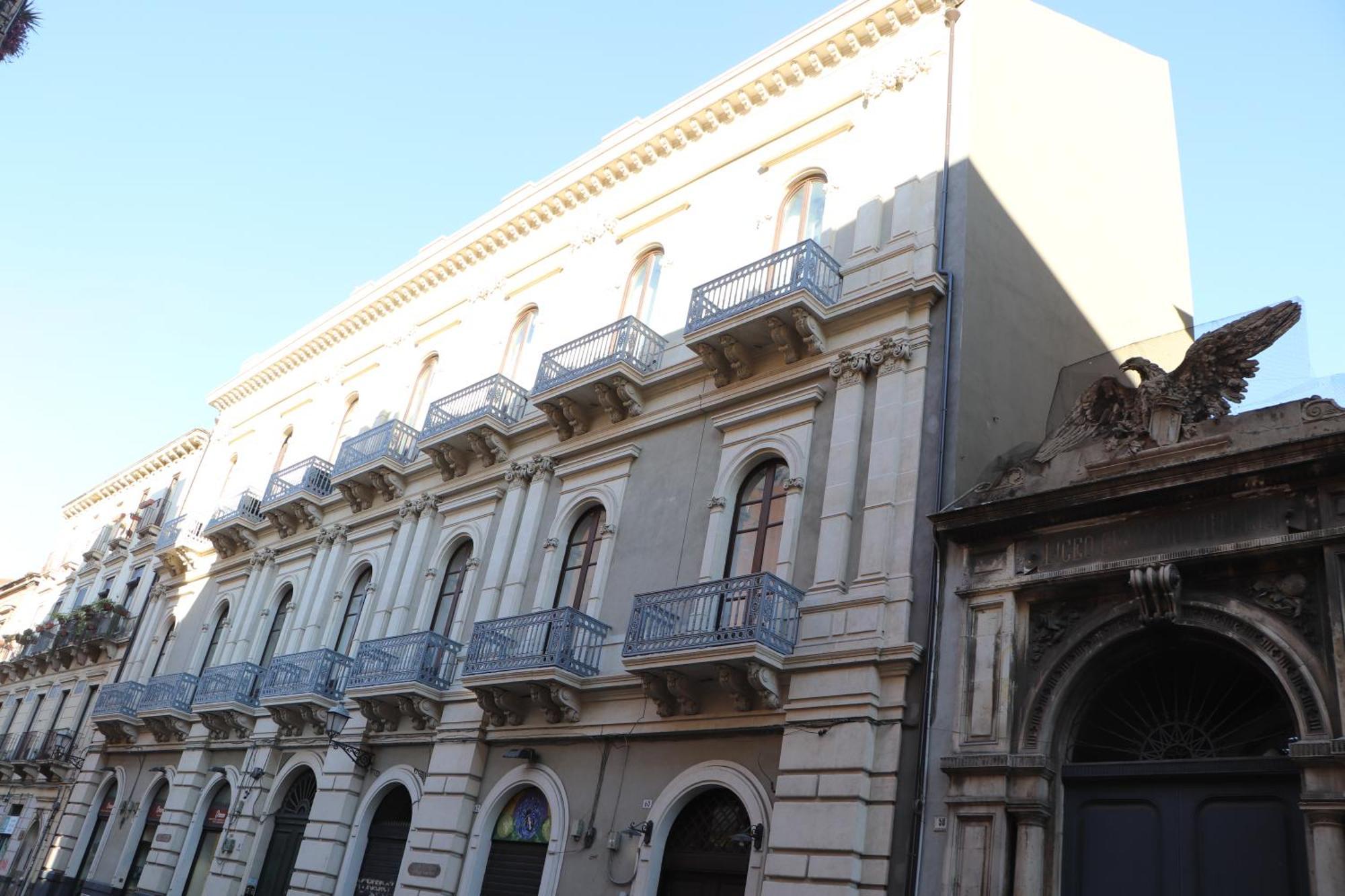 Domus Iole Appartamento Nel Centro Storico كاتانيا المظهر الخارجي الصورة